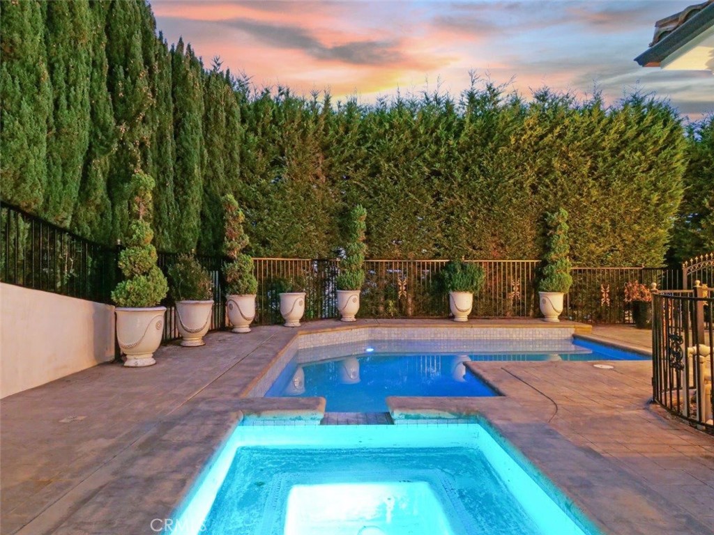 30150 Palos Verdes Drive W Property Photo 48