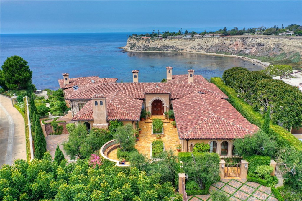 2729 Via Oleadas Property Photo