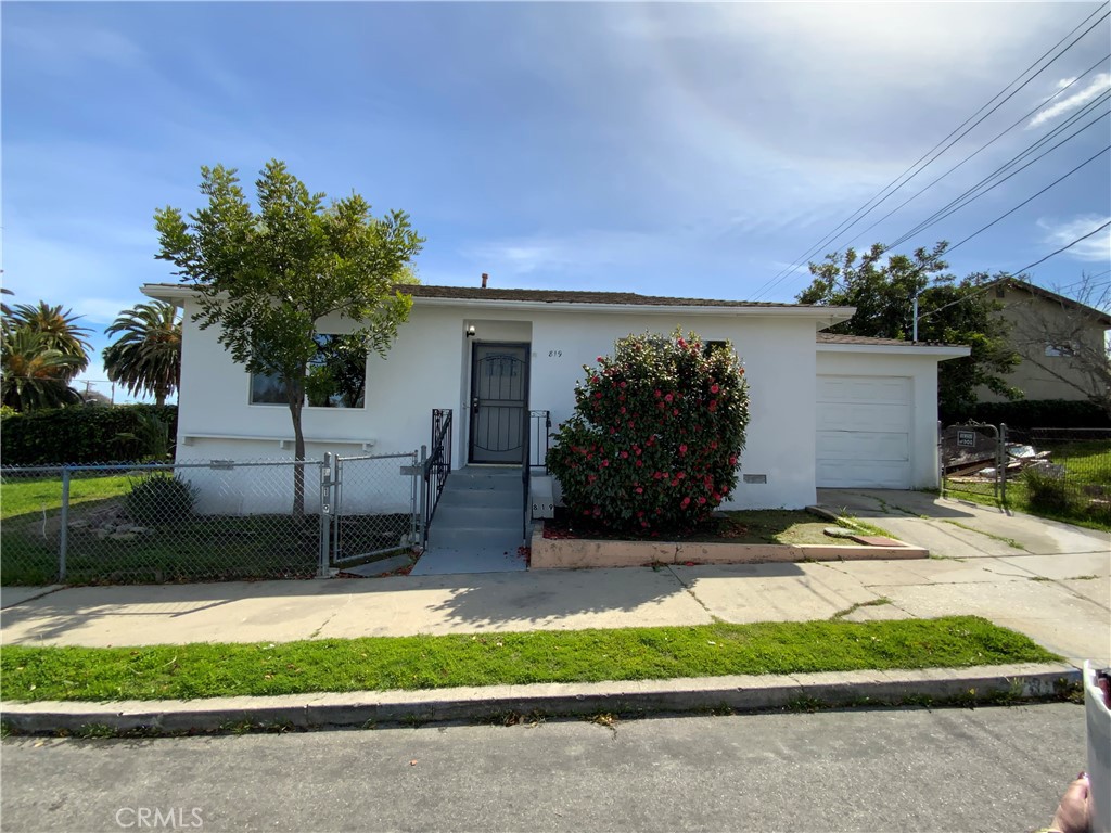 819 Crestwood Street Property Photo