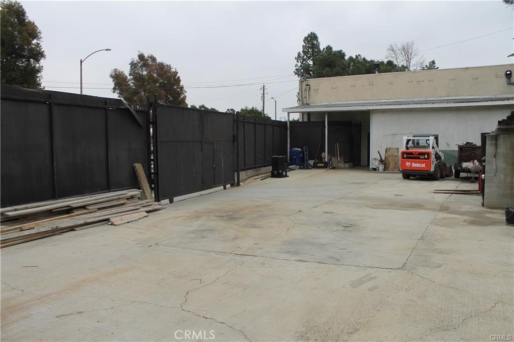 661 N Pacific Avenue Property Photo 26