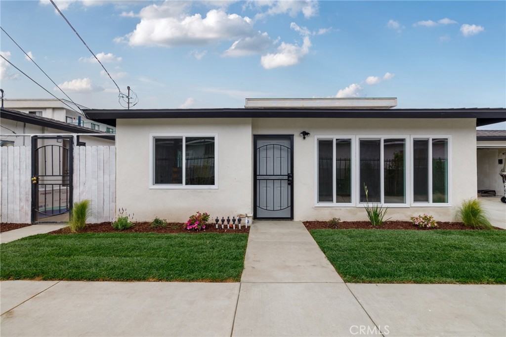 13933 Doty Property Photo 2