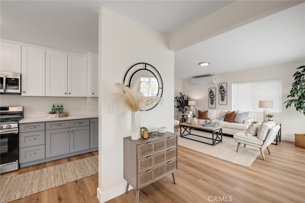 13933 Doty Property Photo 3