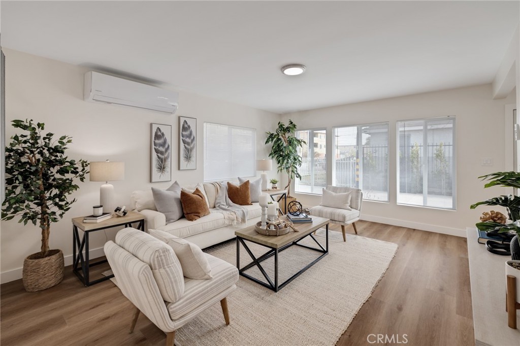 13933 Doty Property Photo 7