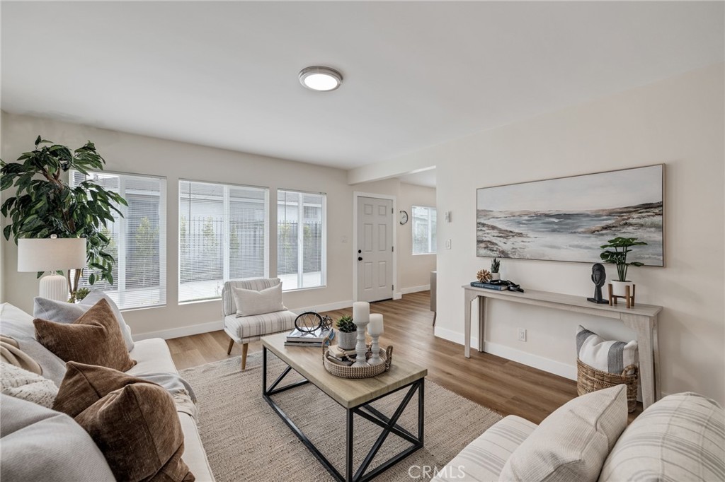 13933 Doty Property Photo 8