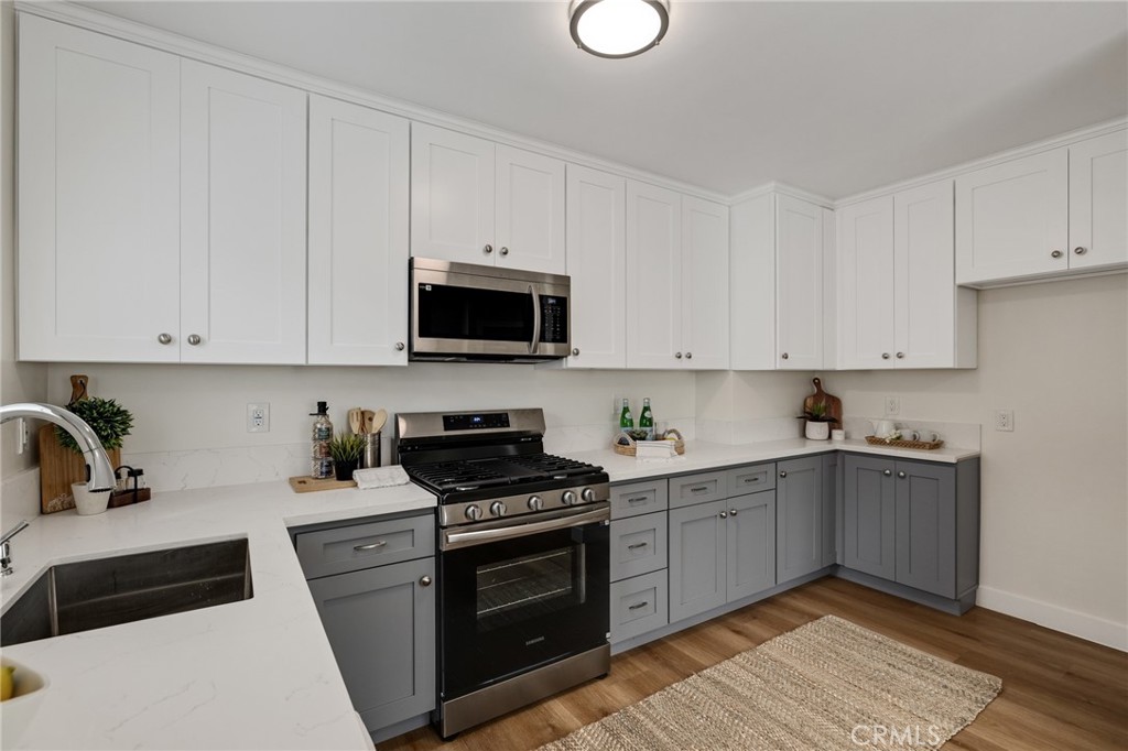 13933 Doty Property Photo 12
