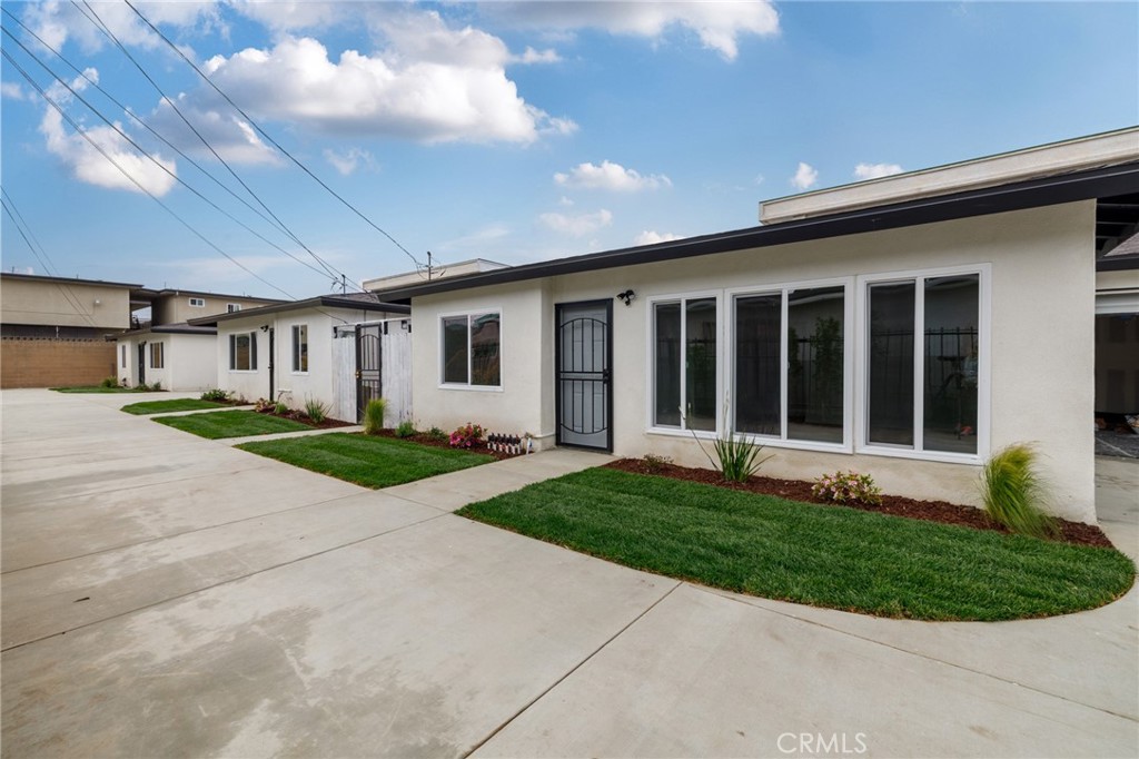 13933 Doty Property Photo 32