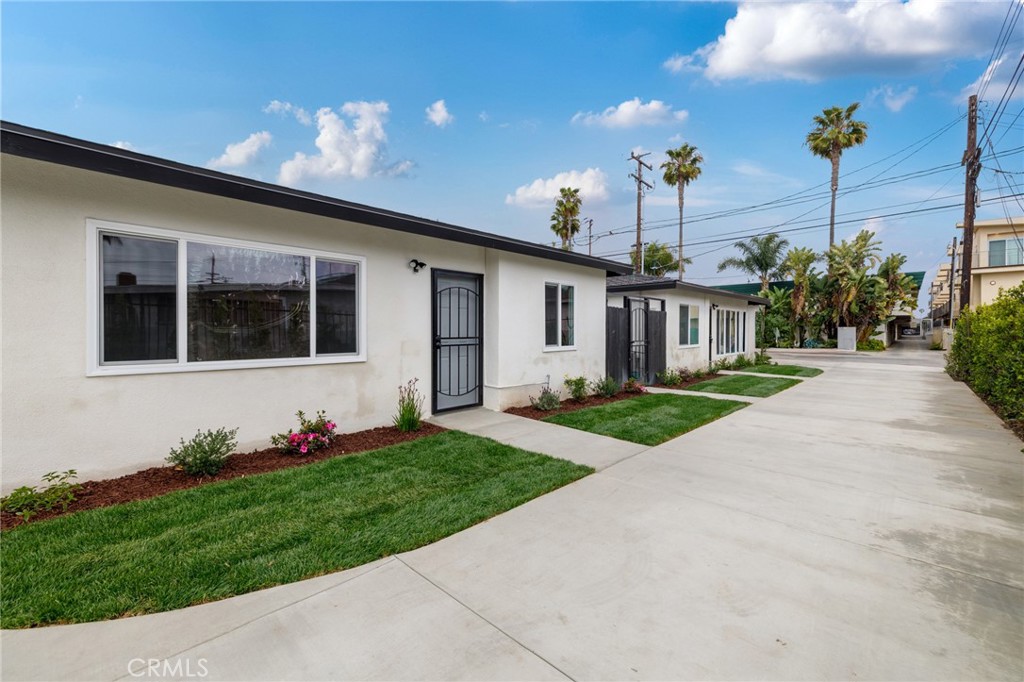 13933 Doty Property Photo 33