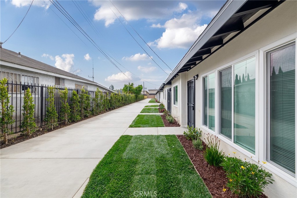 13933 Doty Property Photo 34