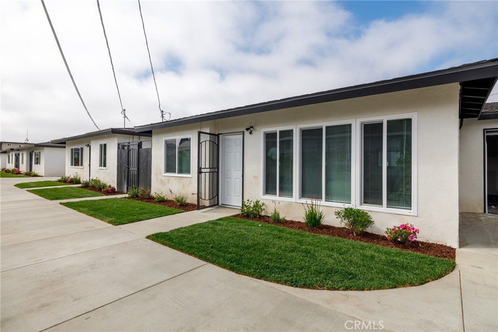 13933 Doty Property Photo 36