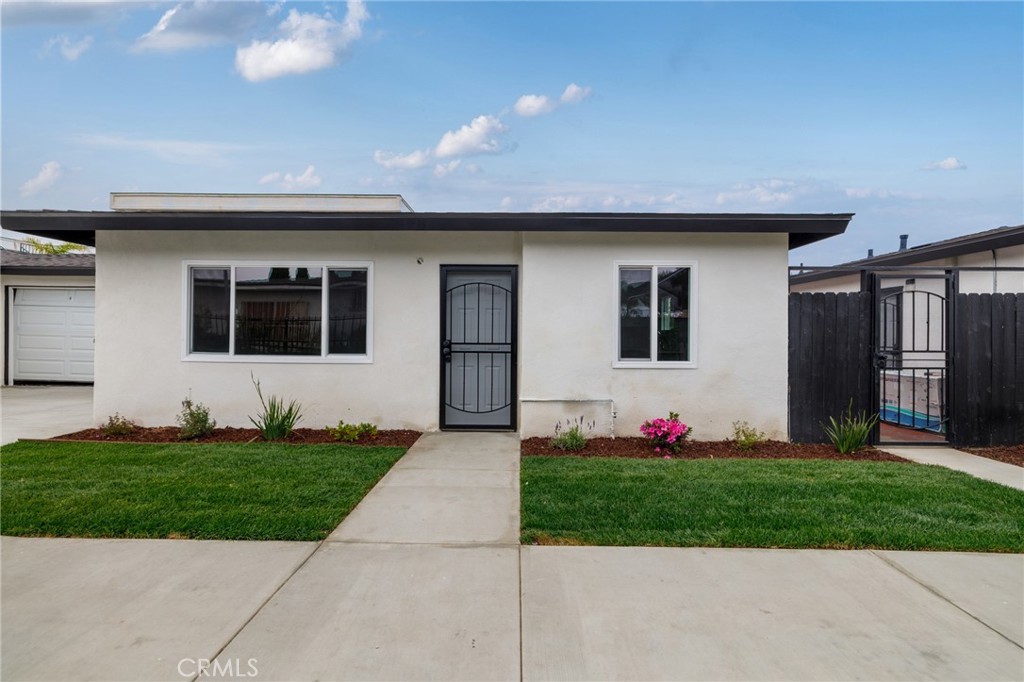 13933 Doty Property Photo 38
