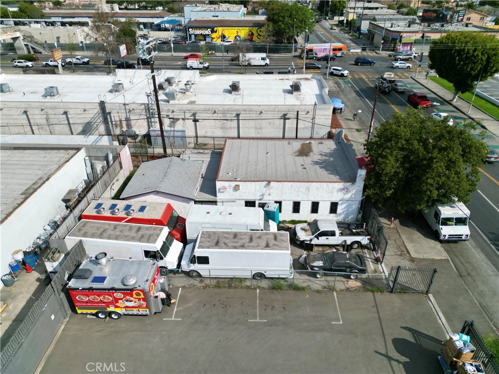 8619 Avalon Boulevard Property Photo 6