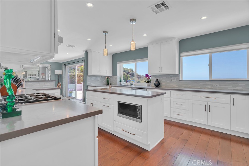 28631 Shire Oaks Drive Property Photo 3