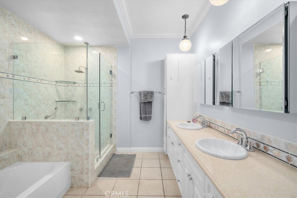5216 Yarmouth Avenue 106 Property Photo 18