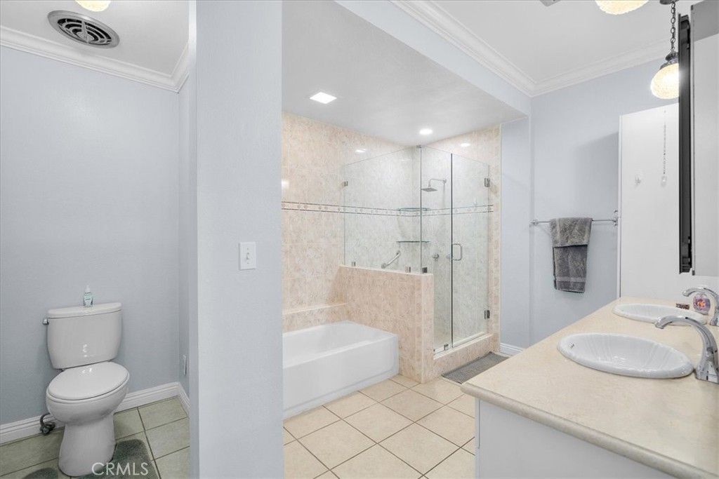 5216 Yarmouth Avenue 106 Property Photo 19
