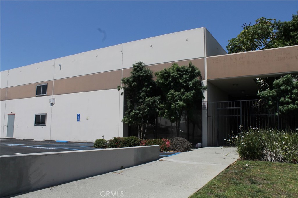 18737 S Reyes Avenue Property Photo 4