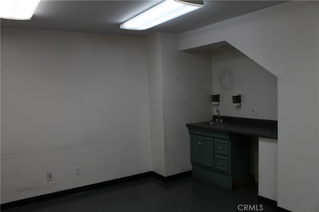 18737 S Reyes Avenue Property Photo 38