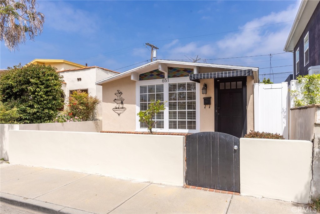 651 Ozone Street Property Photo 1