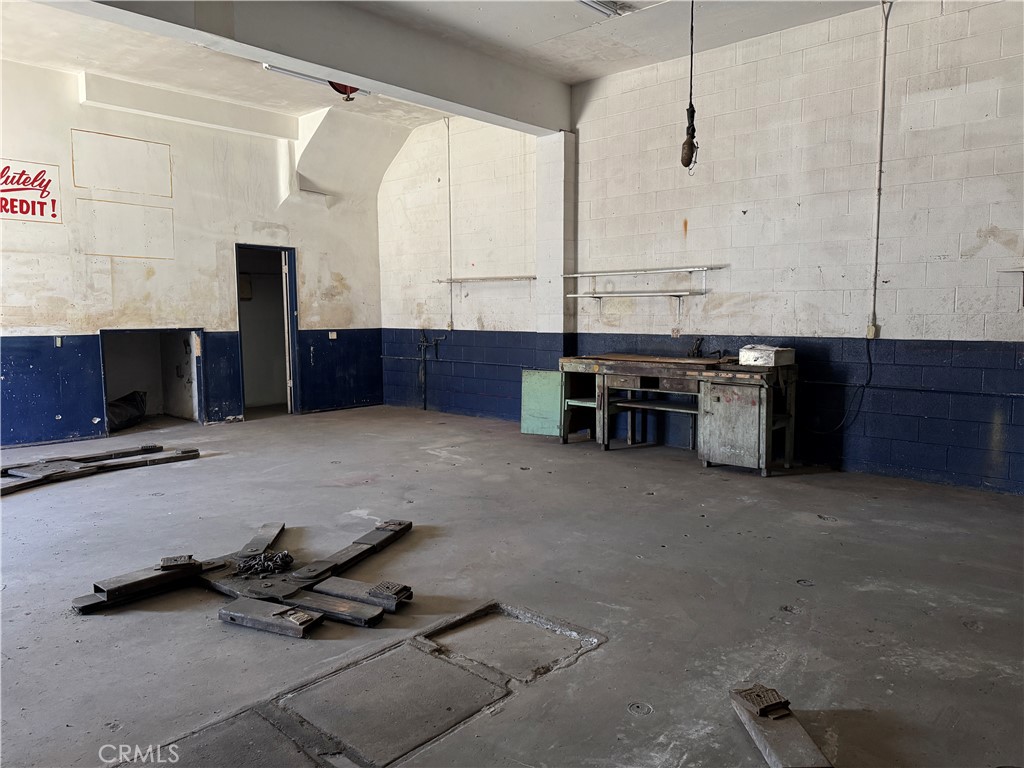 1812 S Pacific Avenue Property Photo 2