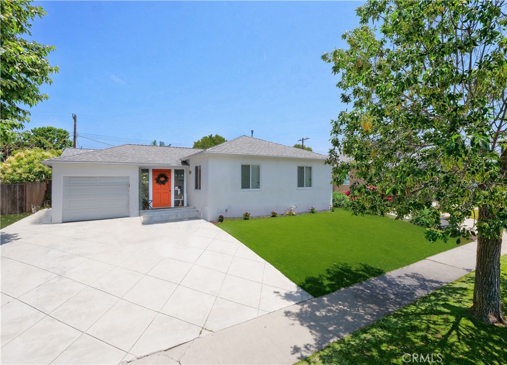 5435 W 76th Street Property Photo 1