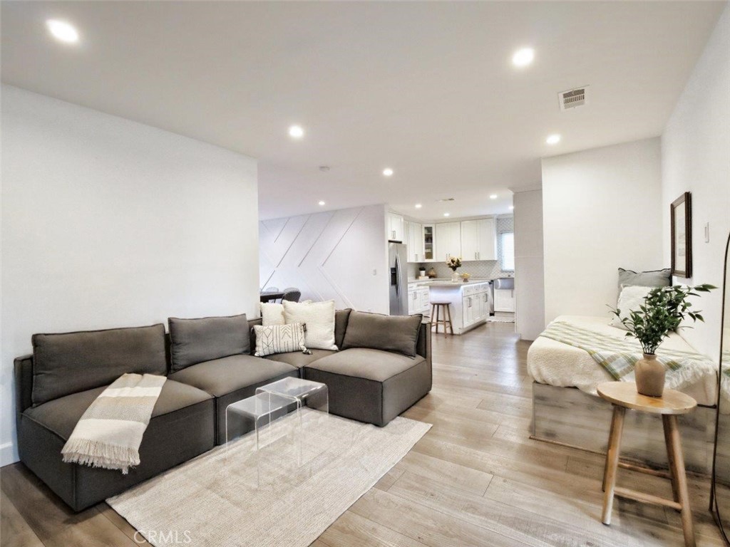 5435 W 76th Street Property Photo 11