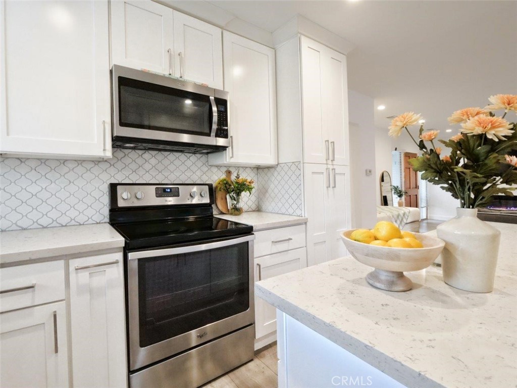 5435 W 76th Street Property Photo 15
