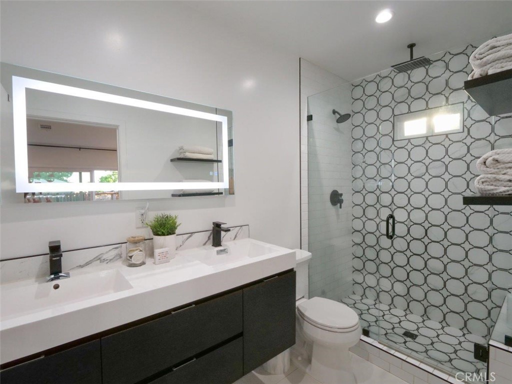 5435 W 76th Street Property Photo 24