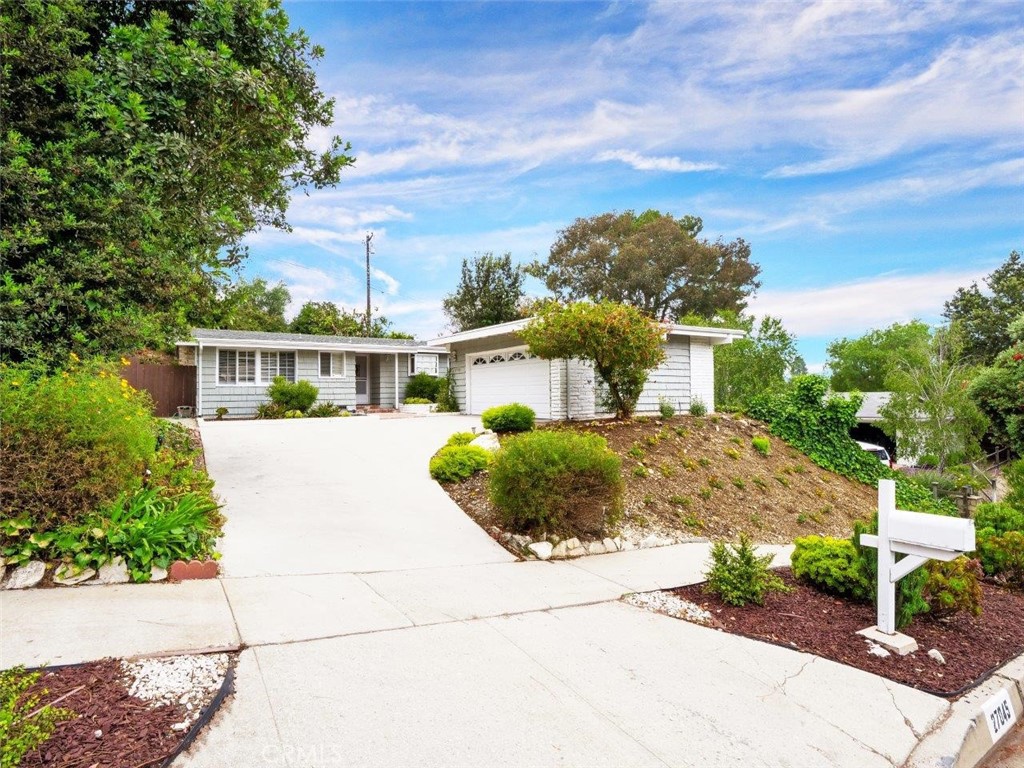 27045 Shorewood Road Property Photo 1