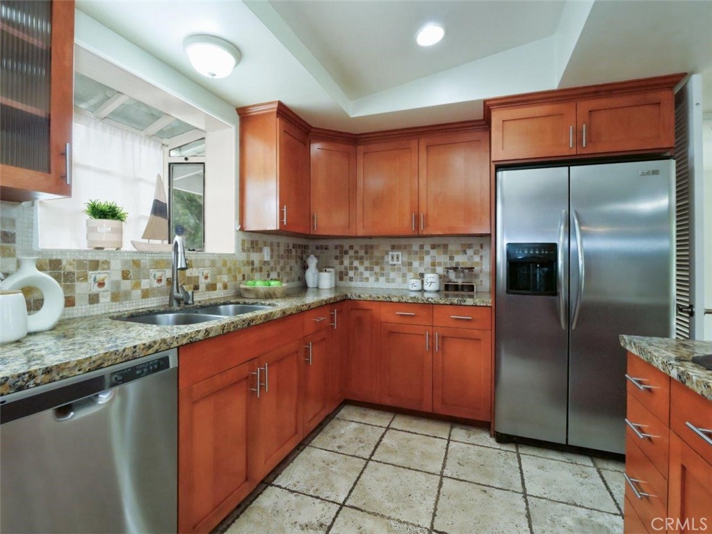27045 Shorewood Road Property Photo 10