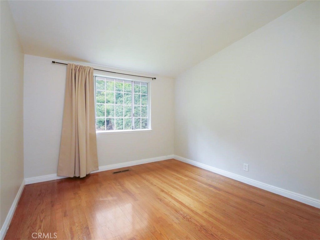 27045 Shorewood Road Property Photo 17