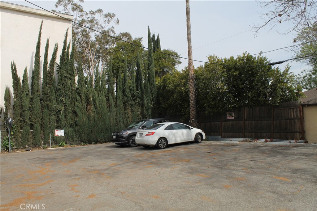 5236 Kester Avenue Property Photo 7