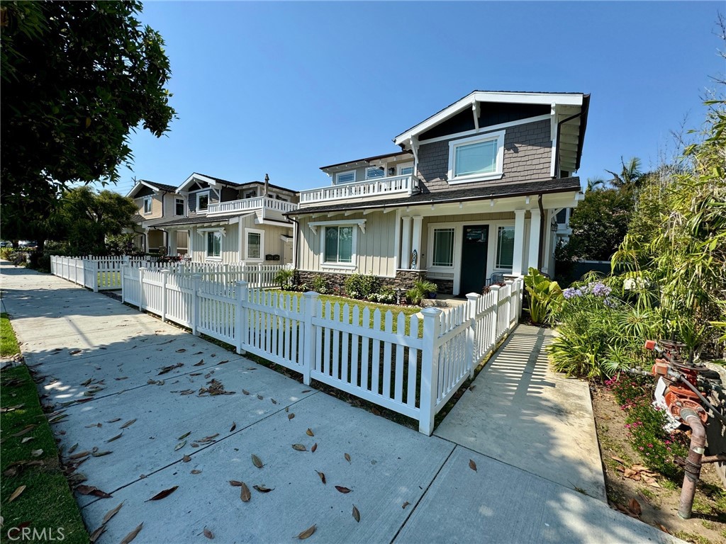 804 N Irena Avenue B Property Photo 1