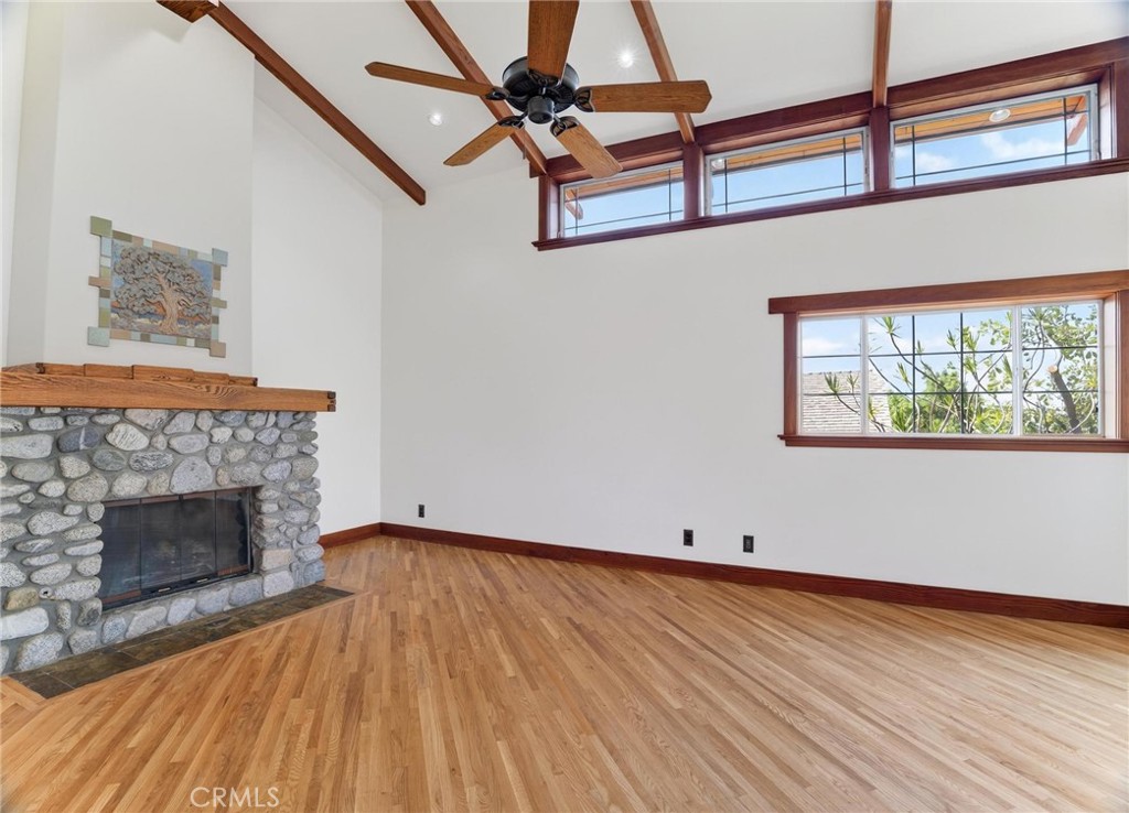 3950 De Longpre Avenue Property Photo 8