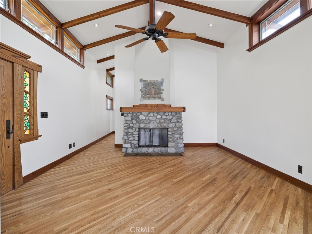 3950 De Longpre Avenue Property Photo 9