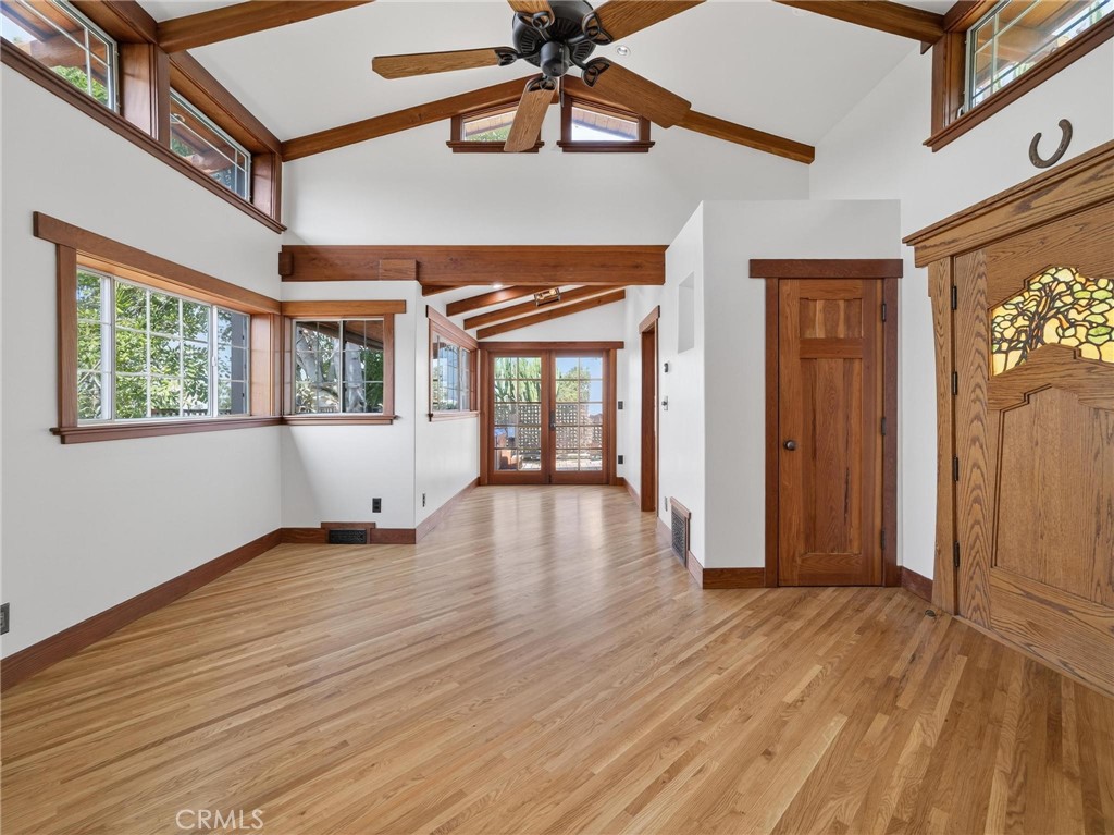 3950 De Longpre Avenue Property Photo 11