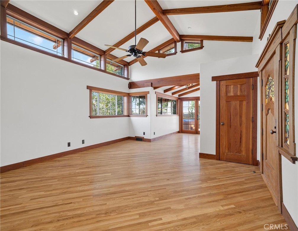 3950 De Longpre Avenue Property Photo 12
