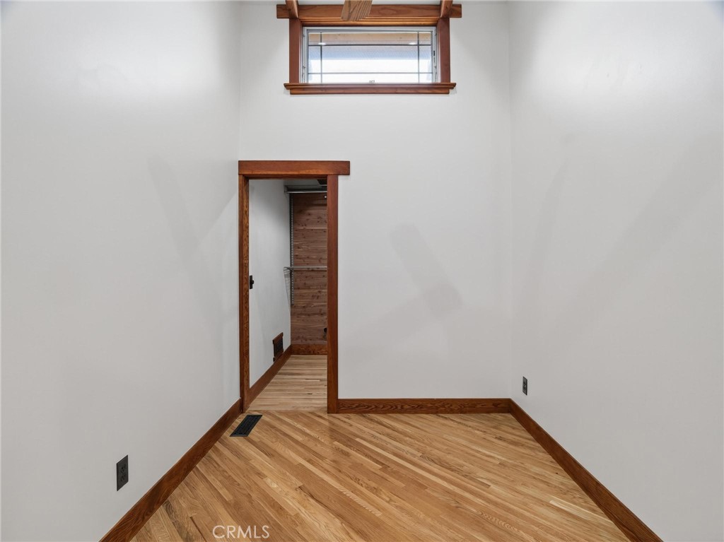 3950 De Longpre Avenue Property Photo 22