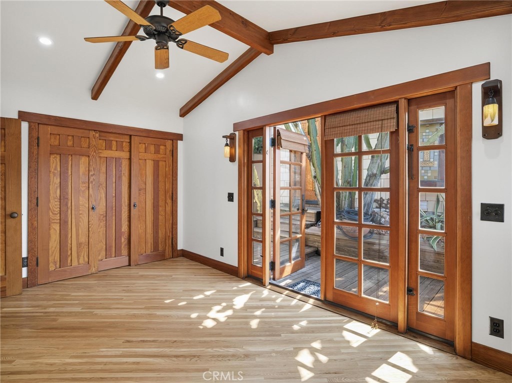 3950 De Longpre Avenue Property Photo 33