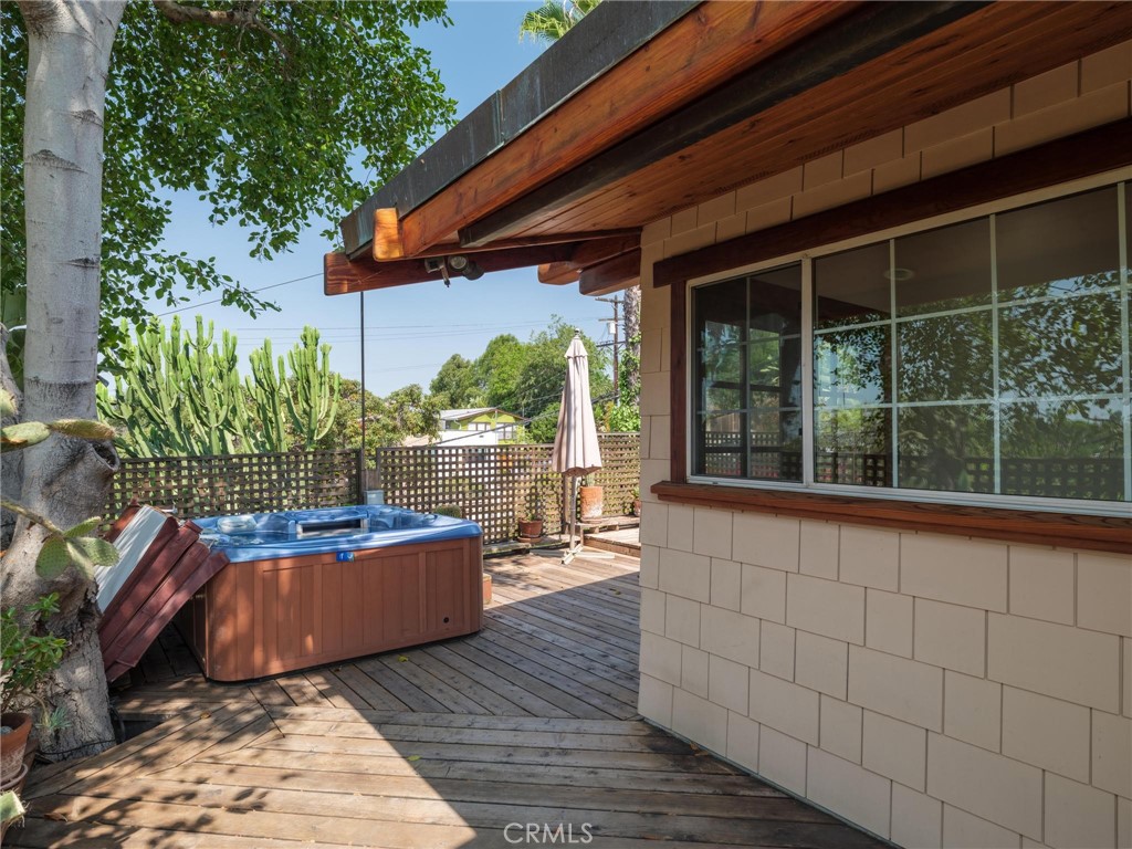 3950 De Longpre Avenue Property Photo 45