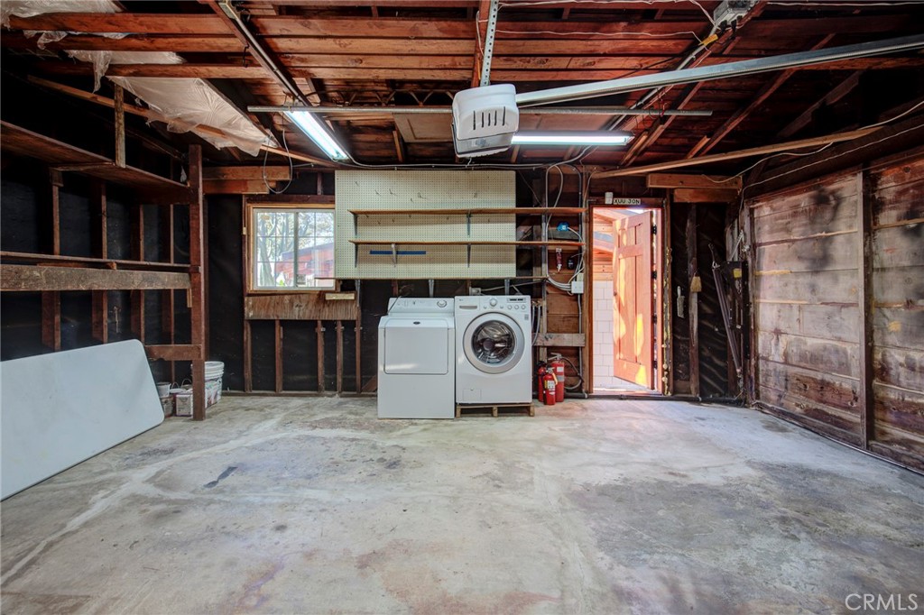 3950 De Longpre Avenue Property Photo 52