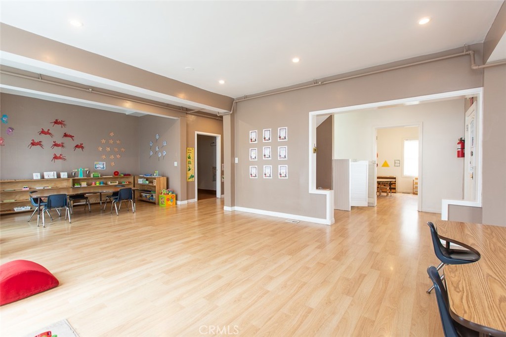 757 Pier Avenue Property Photo 13