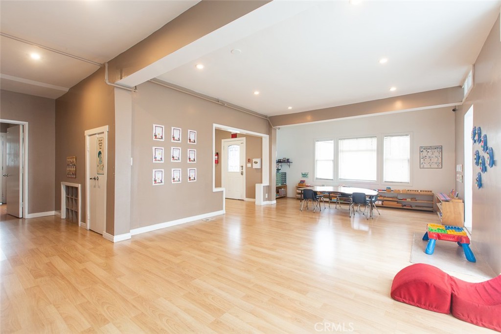 757 Pier Avenue Property Photo 16
