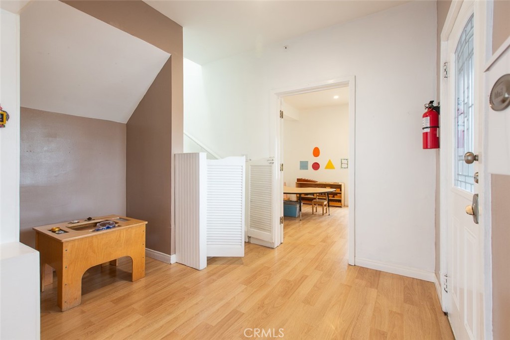 757 Pier Avenue Property Photo 18