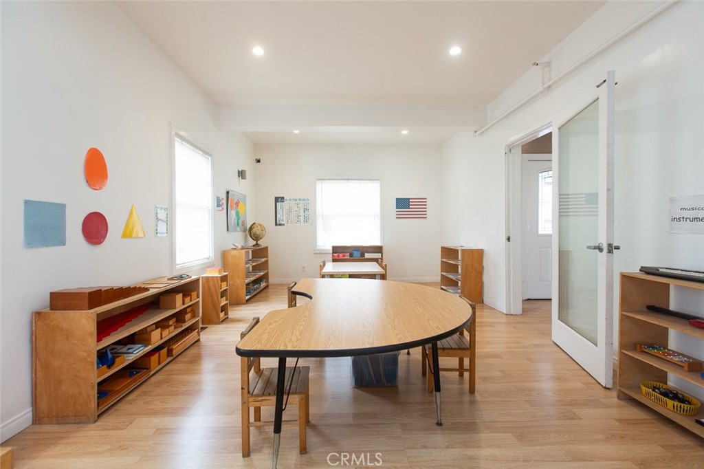 757 Pier Avenue Property Photo 19