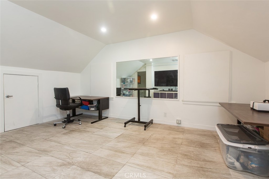 757 Pier Avenue Property Photo 27