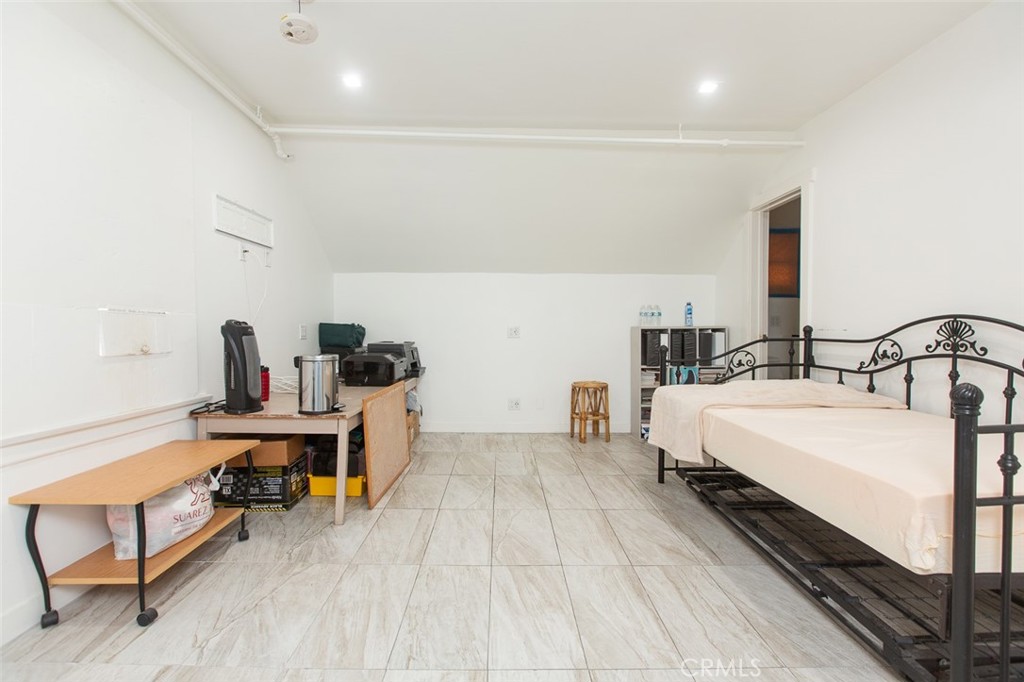 757 Pier Avenue Property Photo 30
