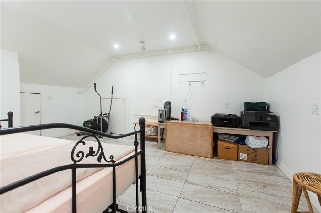 757 Pier Avenue Property Photo 31