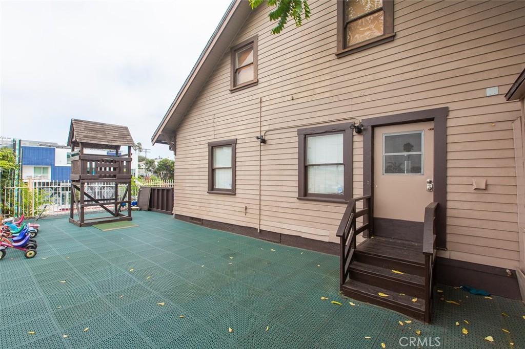 757 Pier Avenue Property Photo 38