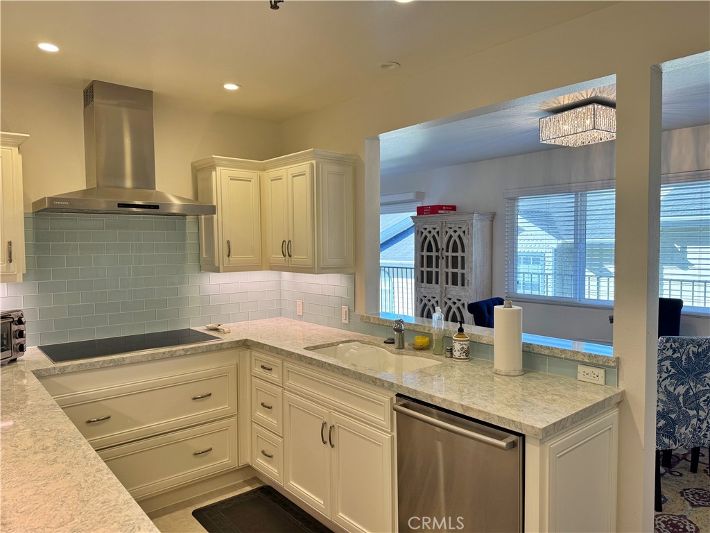 230 S Catalina 203 Property Photo 4