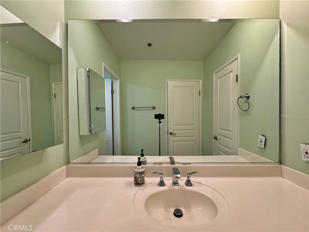 230 S Catalina 203 Property Photo 32
