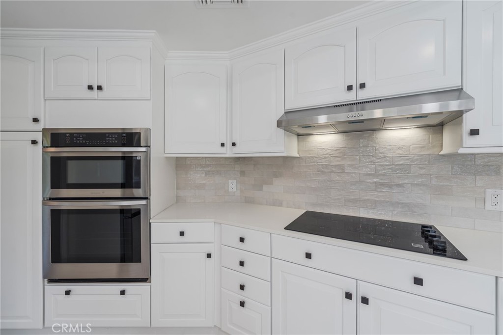 10 Horseshoe Property Photo 25